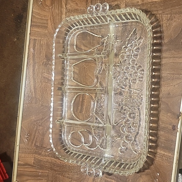 Indiana Glass clear fruit style pattern 5 sections platter. Perfect, no flaws. - Picture 4 of 6